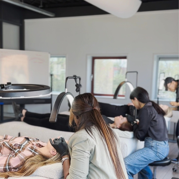 EXTENSIONES DE CEJAS DE ENTRENAMIENTO